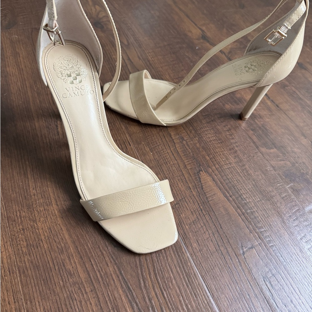 Vince Camuto Women's Tan Heels